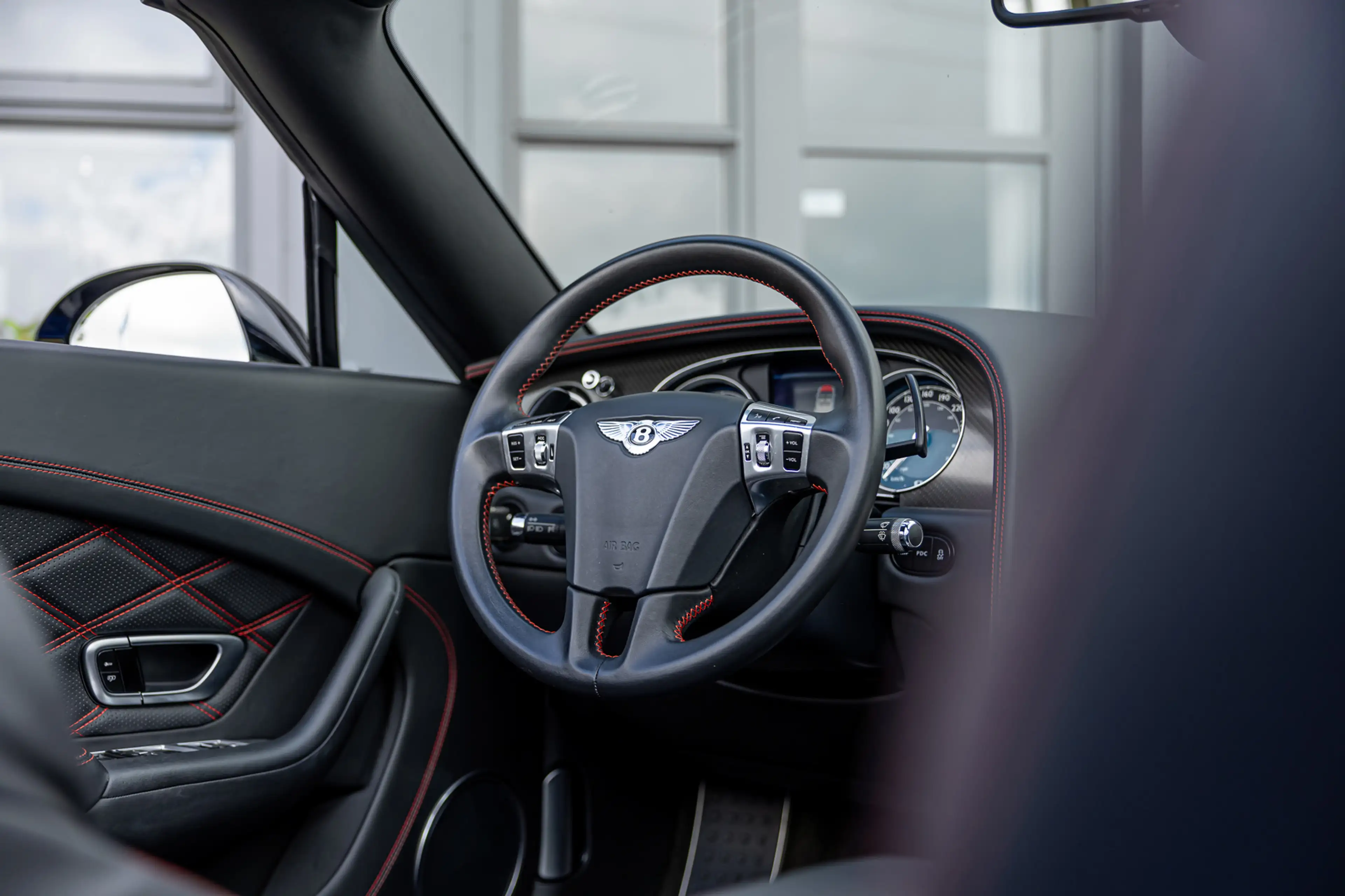 Bentley Continental GTC 4.0 V8S Concours Series by Mulliner / Camera / Sto — photo 20