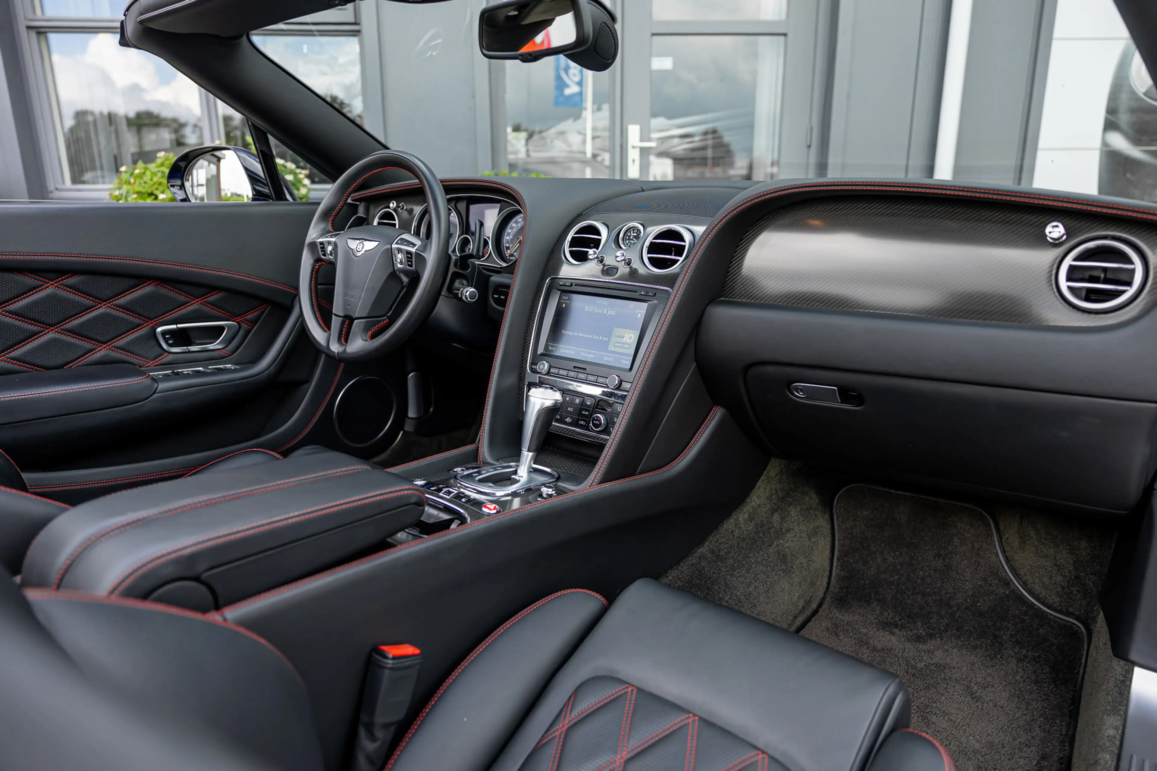 Bentley Continental GTC 4.0 V8S Concours Series by Mulliner / Camera / Sto — photo 4
