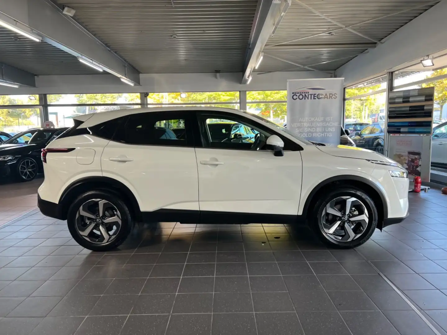 Nissan Qashqai 1.3 N-Connecta WINTER+CONNECT+KEY+360° Wit - 1