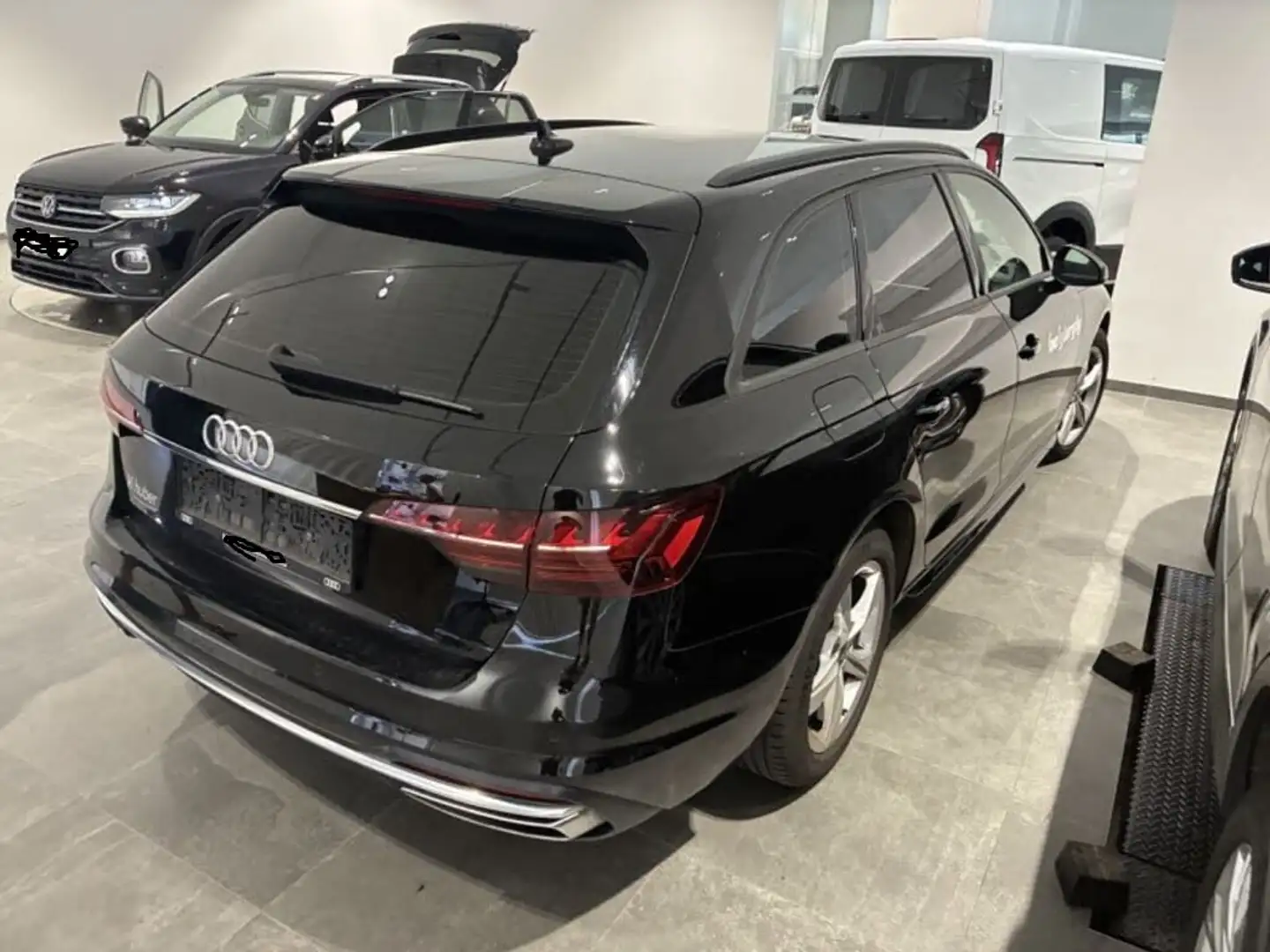 Audi A4 Avant Advanced LED Mod 23 S-tronic Sports. Schwarz - 1
