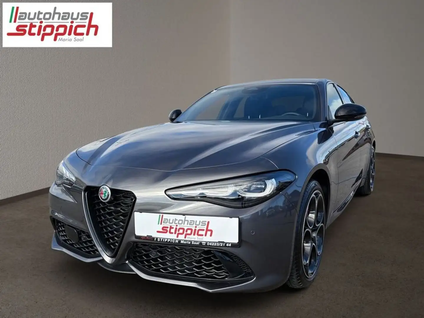 Alfa Romeo Giulia 2,0 16V 280 AT8 Veloce Q4 Grau - 1