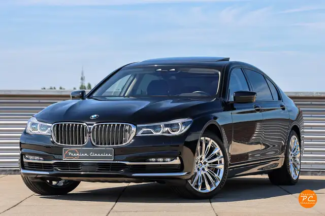 BMW 760 7-serie M760Li xDrive | 83.000KM | Sky-Lounge Pano