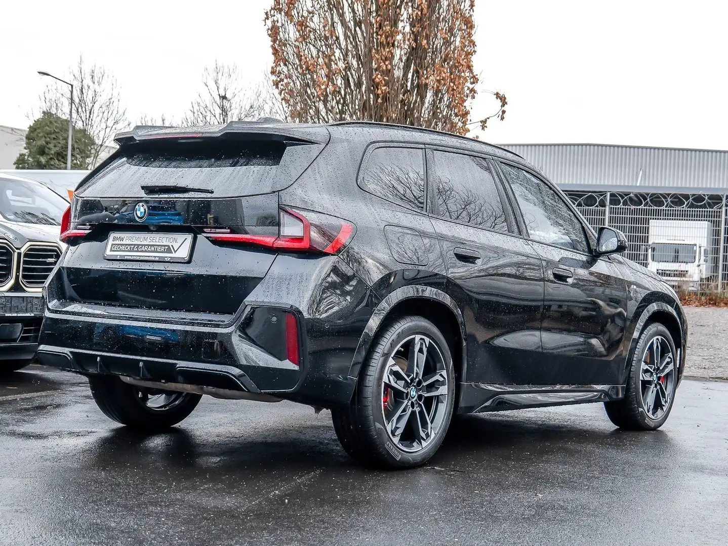 BMW X1 xDrive23i M Sport HUD PANO ACC AHK Schwarz - 2