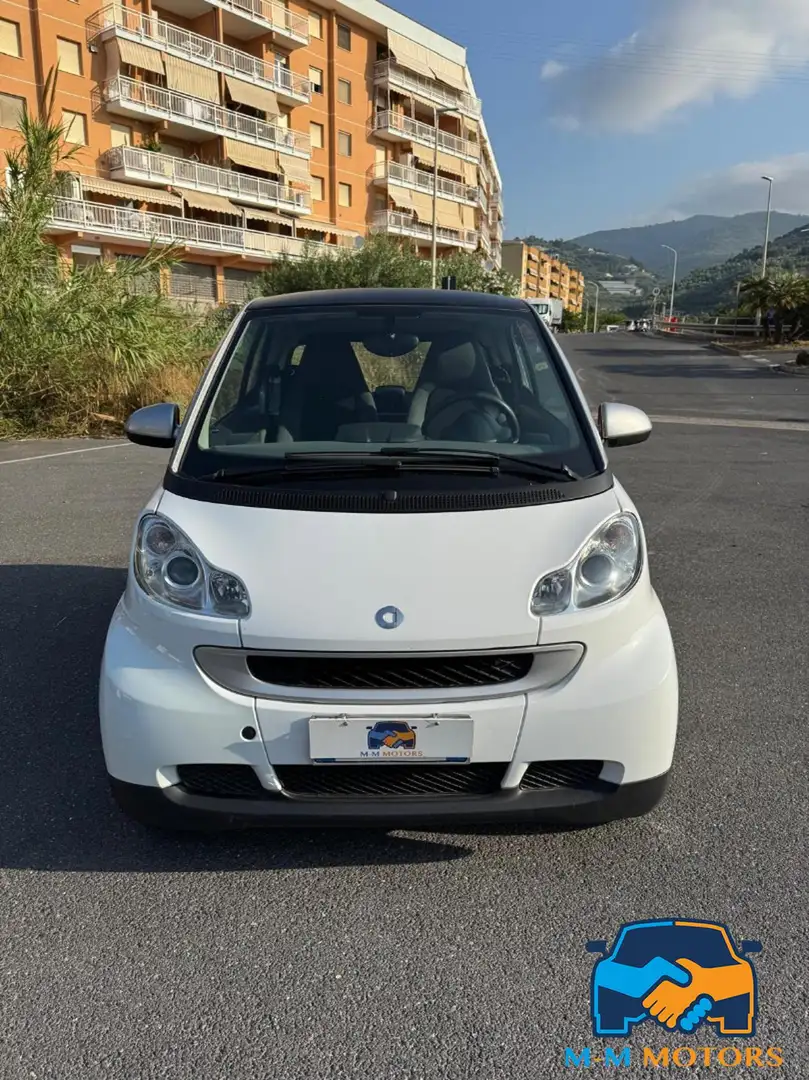 smart forTwo 1000 52 kW MHD coupé passion bijela - 1