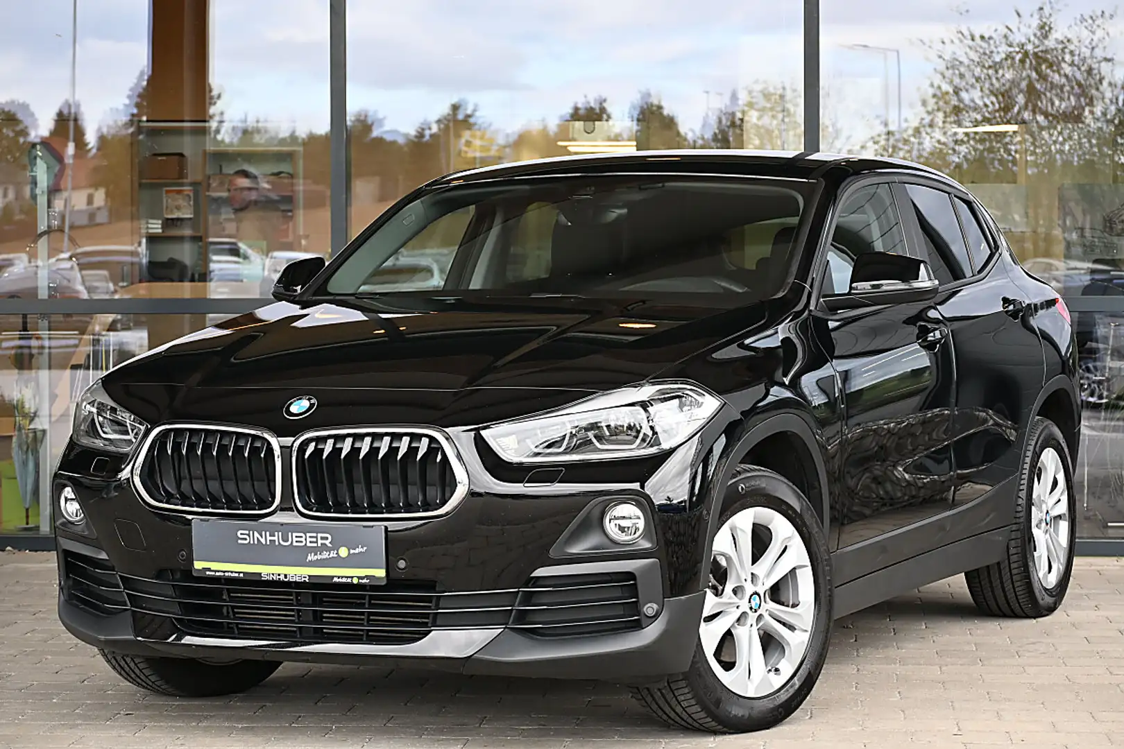 BMW X2 sDrive18d LED, Navi, Kamera, HiFi, Parklenkassi... Schwarz - 1