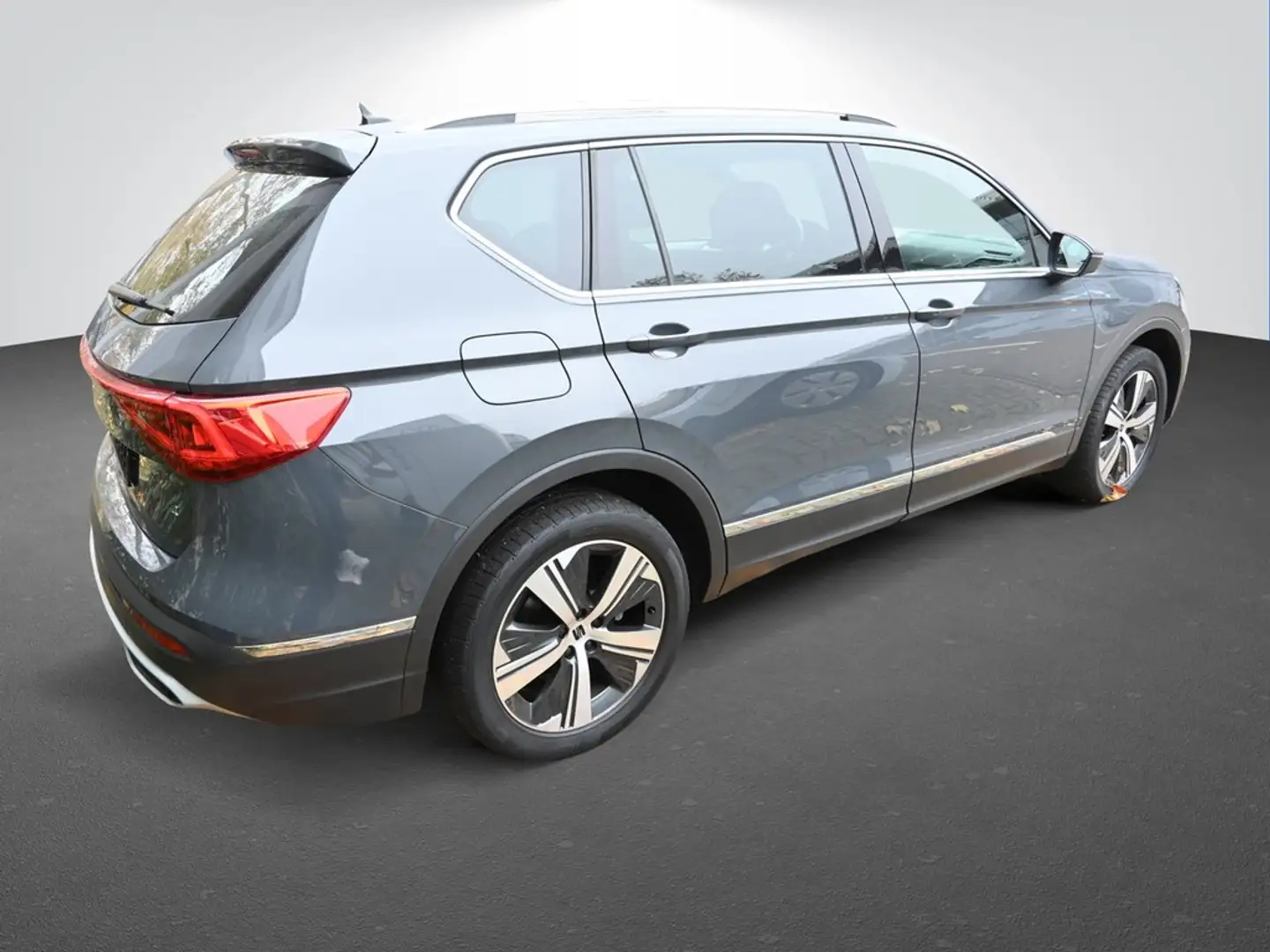 SEAT Tarraco 2.0 TDI Automatik Xperience 4Drive beats LED Pa... Grau - 2