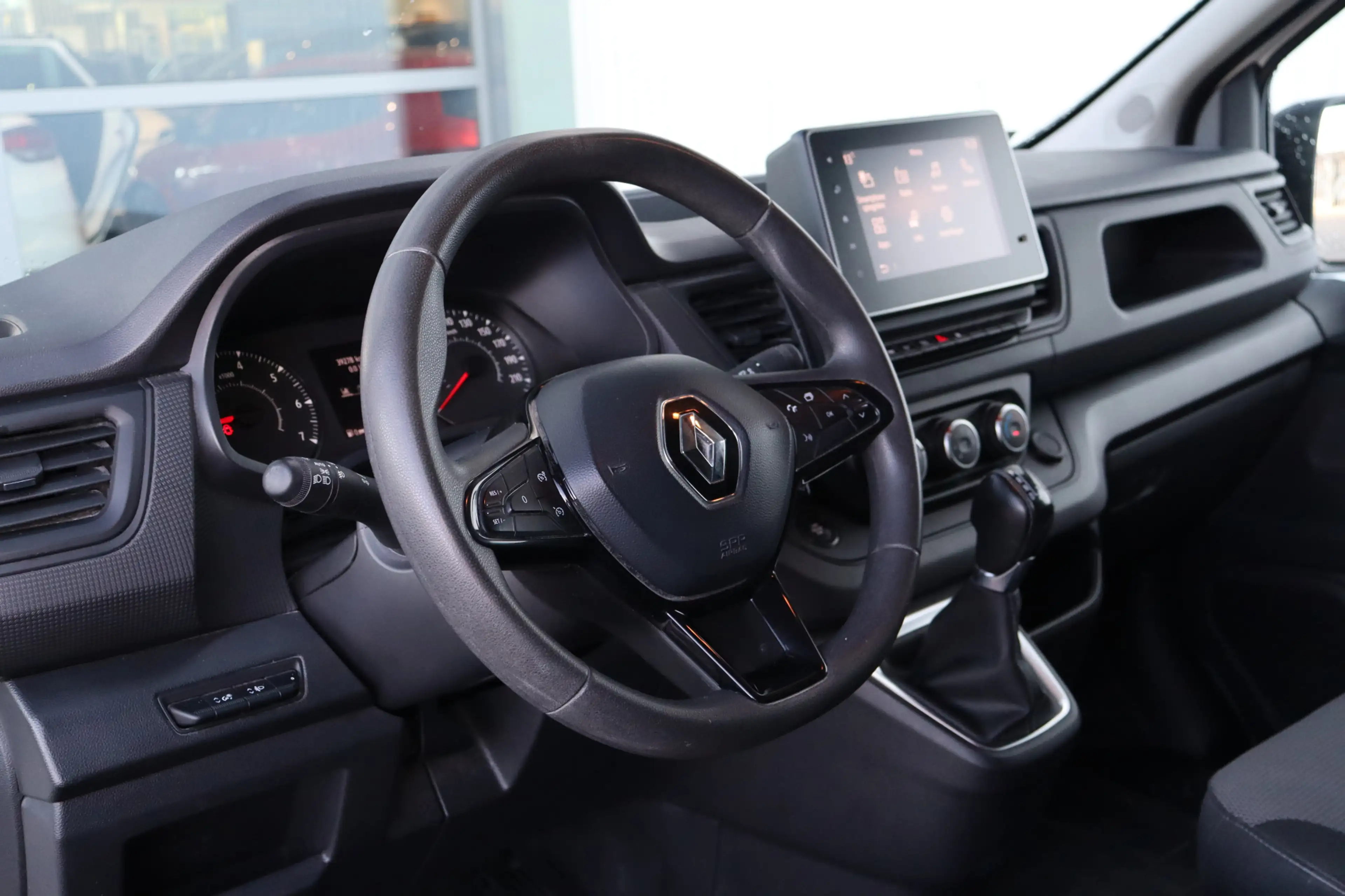 Renault Trafic 2.0 Blue dCi 150 EDC T30 L2H1 Advance | Trekhaak | — photo 6