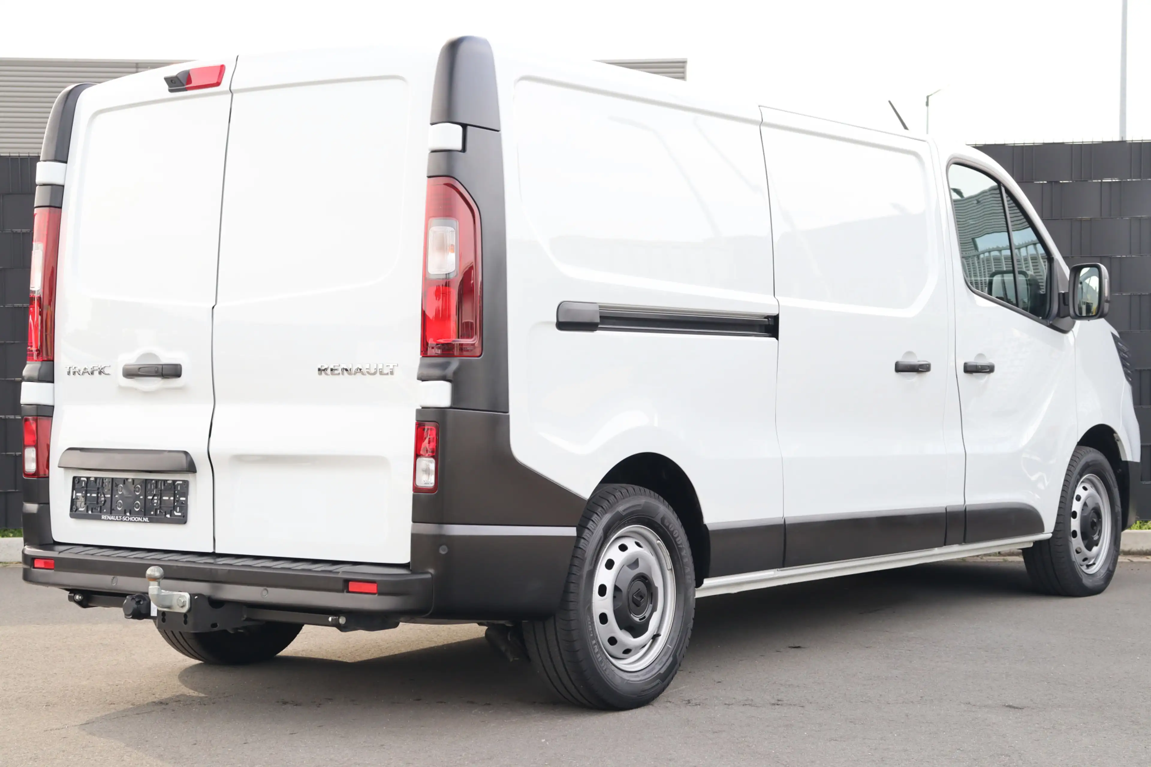 Renault Trafic 2.0 Blue dCi 150 EDC T30 L2H1 Advance | Trekhaak | — photo 3