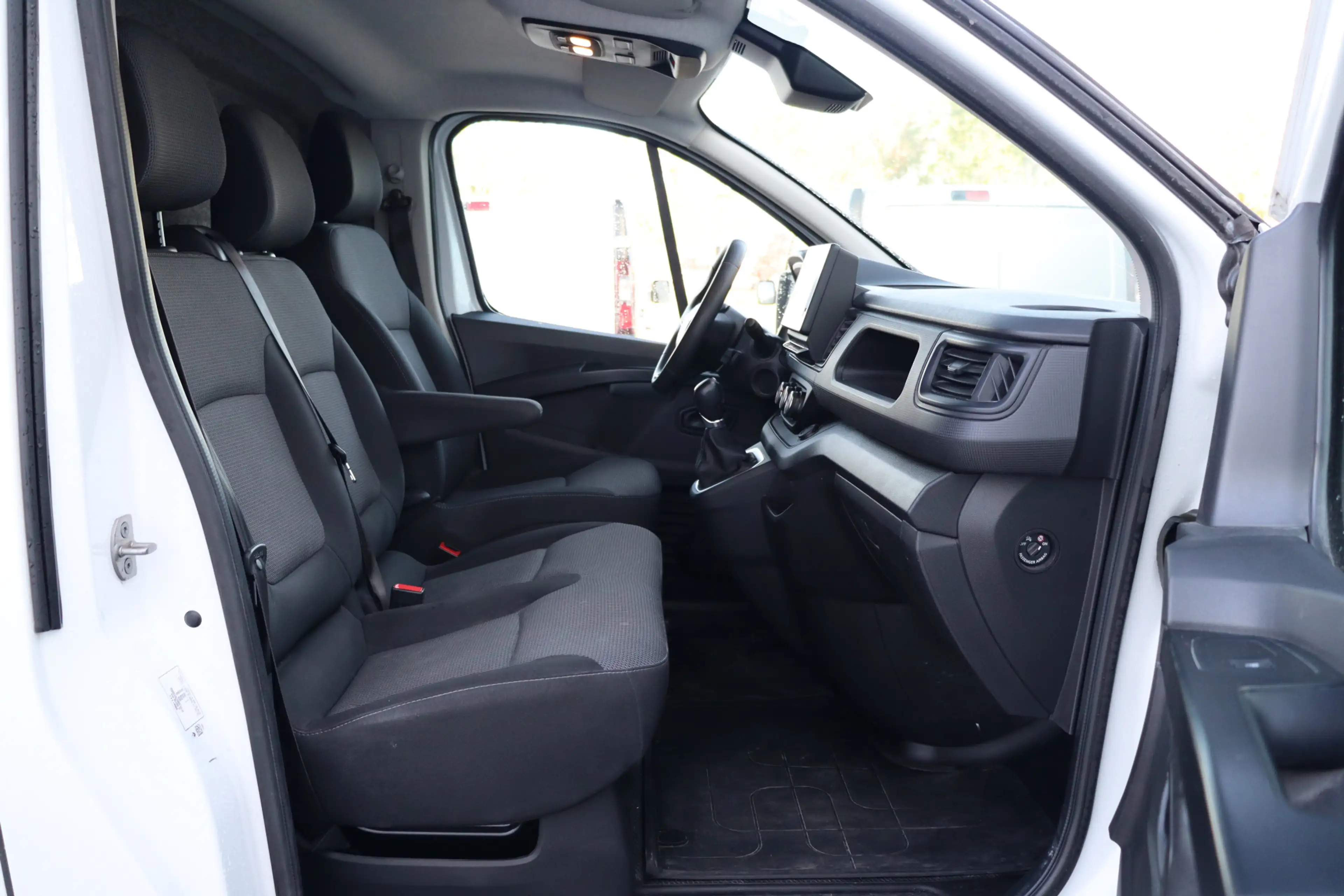 Renault Trafic 2.0 Blue dCi 150 EDC T30 L2H1 Advance | Trekhaak | — photo 5