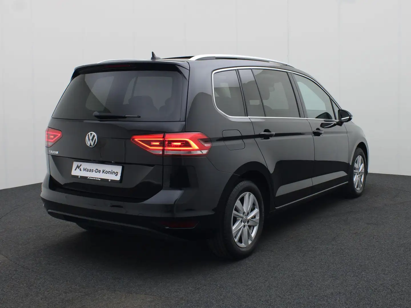 Volkswagen Touran Highline 7P 1.5TSI/150PK DSG · 7-Persoons · Panora Noir - 2