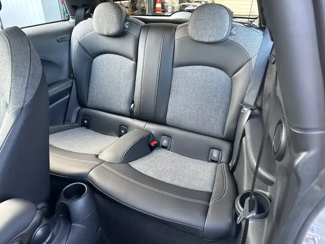 Mini Hatch view 11