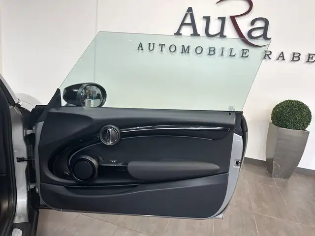 Mini Hatch view 7