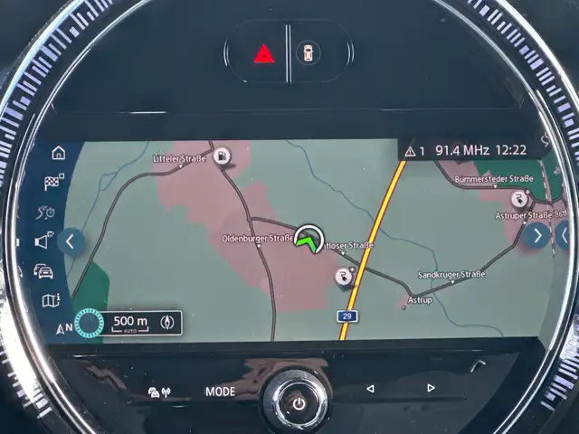 Mini Hatch view 15