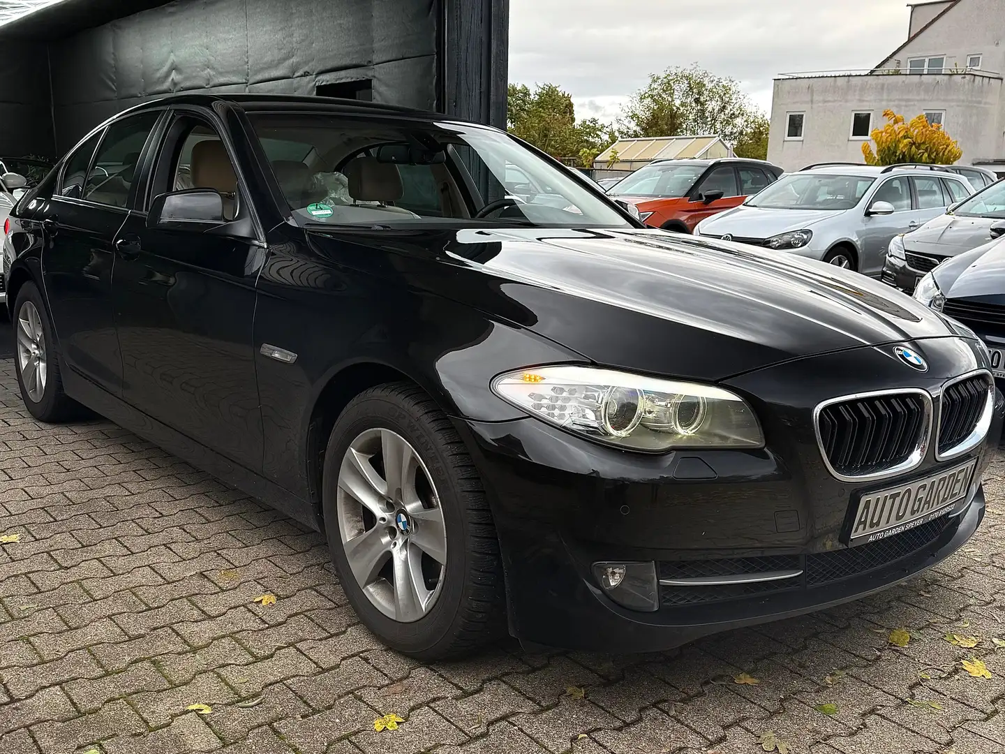 BMW 528 528 i Schwarz - 2