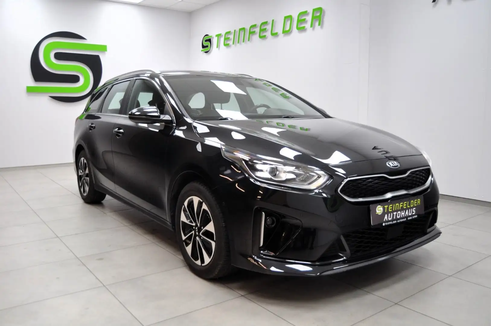 Kia Ceed SW / cee'd SW Ceed Sportswagon 1.6 Plug-in Hybrid / BI-LED Noir - 1