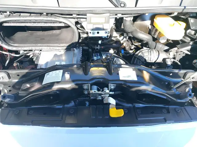 Opel Movano view 8