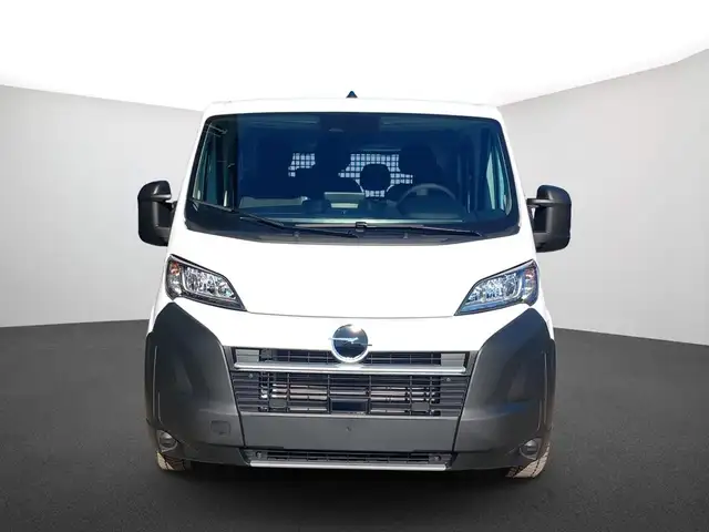 Opel Movano view 3