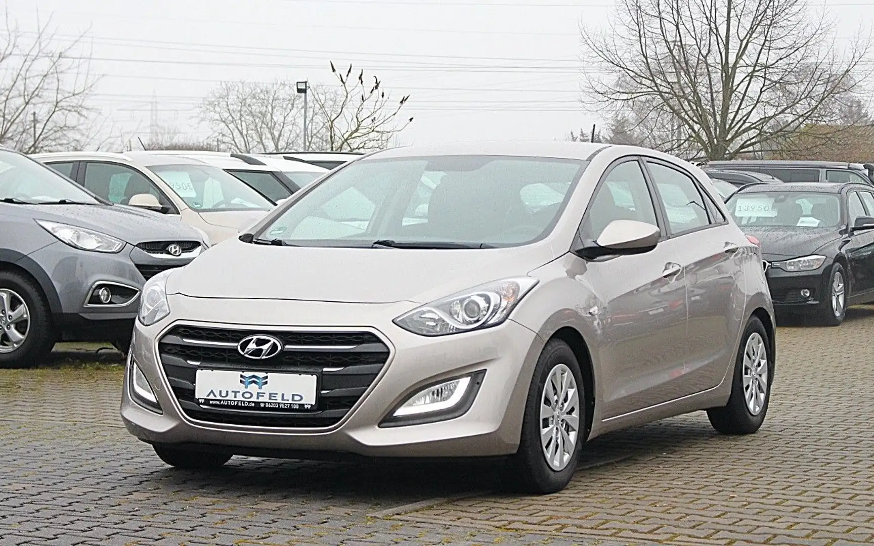 Hyundai i30 1.4 Classic/VOLLSH/8FACH/KLIMA/1.HAND/ Grau - 1