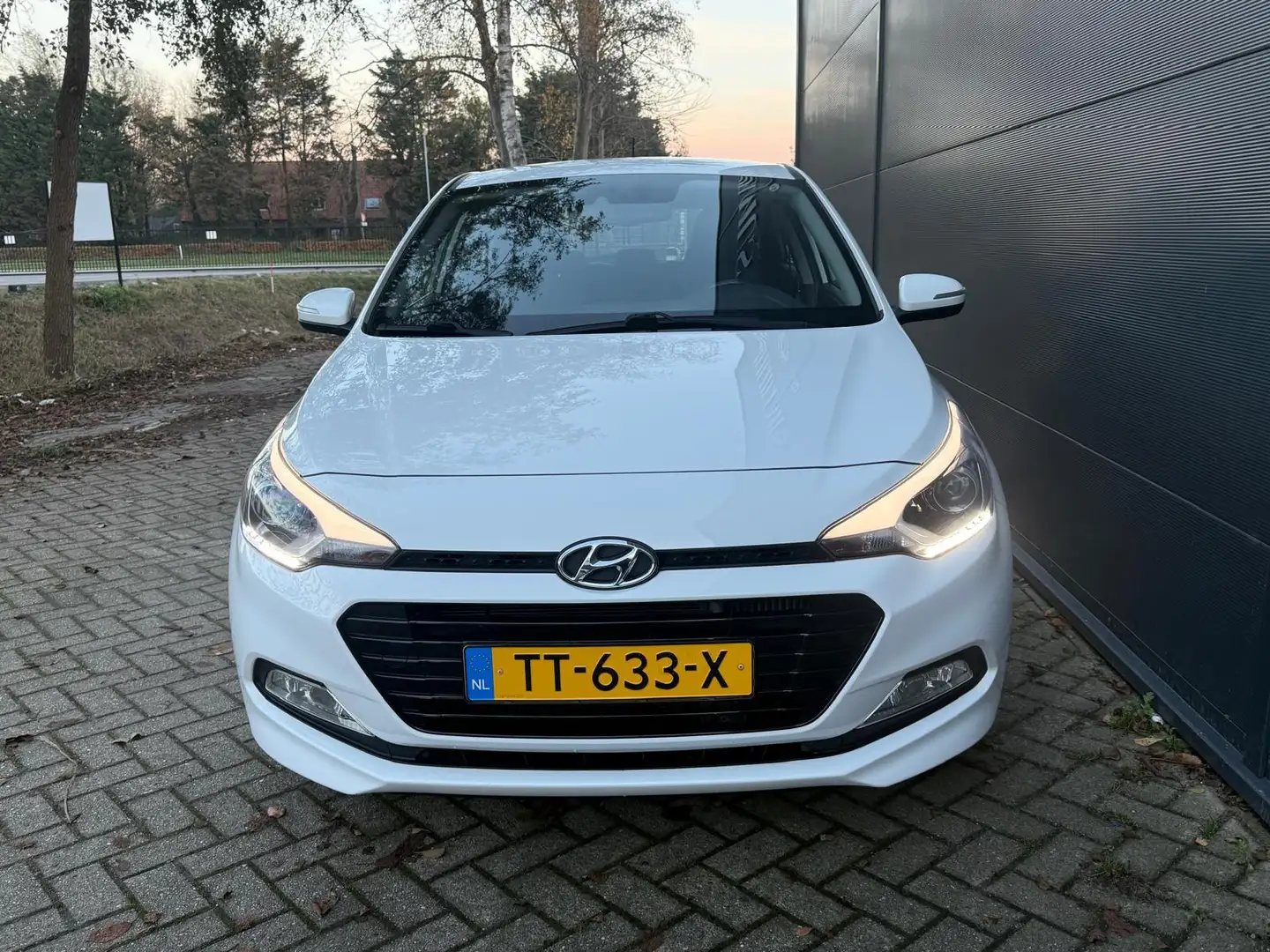 Hyundai i20 1.0 T-GDI Comfort/Navi/achteruitcamera/cruise/blue Bianco - 2