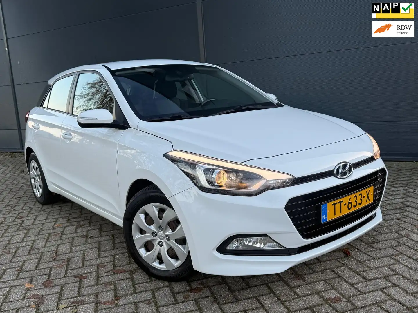 Hyundai i20 1.0 T-GDI Comfort/Navi/achteruitcamera/cruise/blue Bianco - 1
