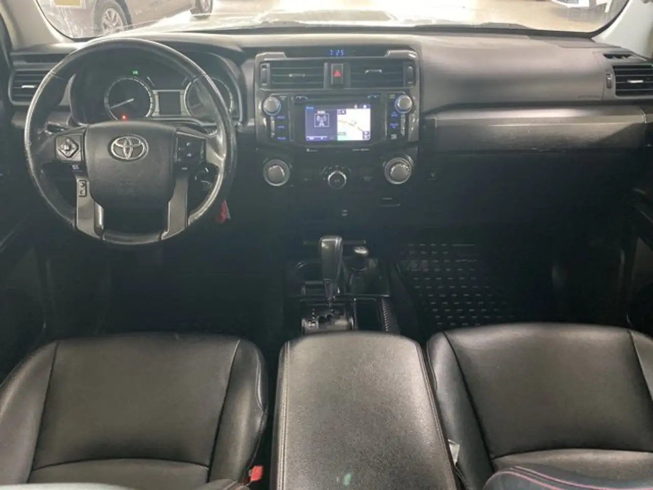 Toyota 4-Runner снимка Toyota 4-Runner