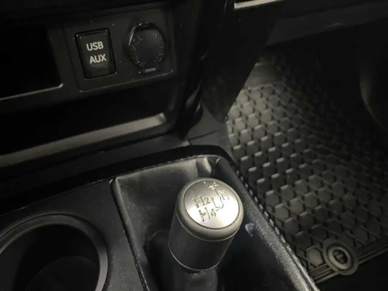 Toyota 4-Runner снимка Toyota 4-Runner