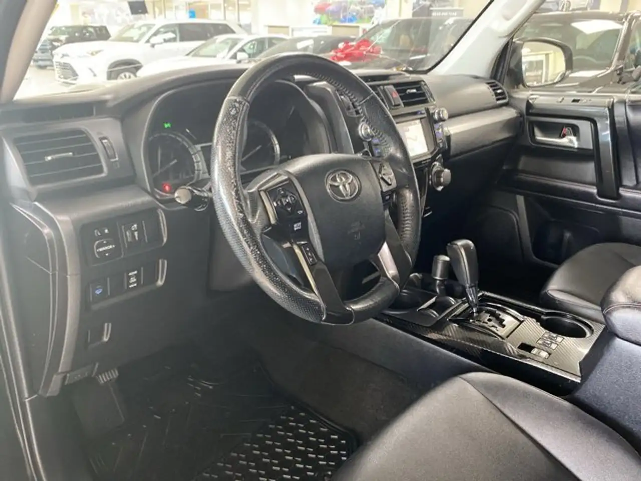 Toyota 4-Runner снимка Toyota 4-Runner