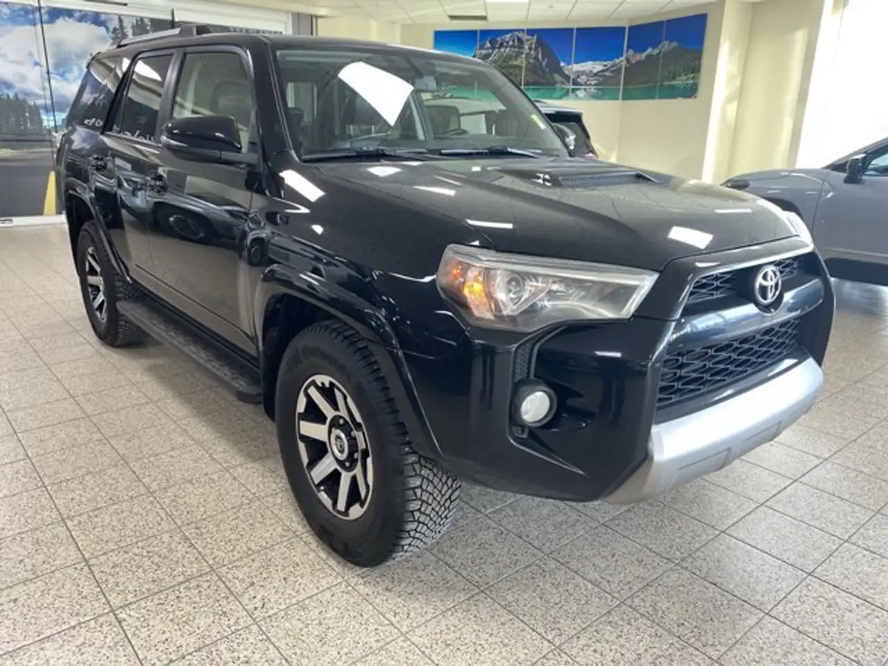 Toyota 4-Runner снимка Toyota 4-Runner