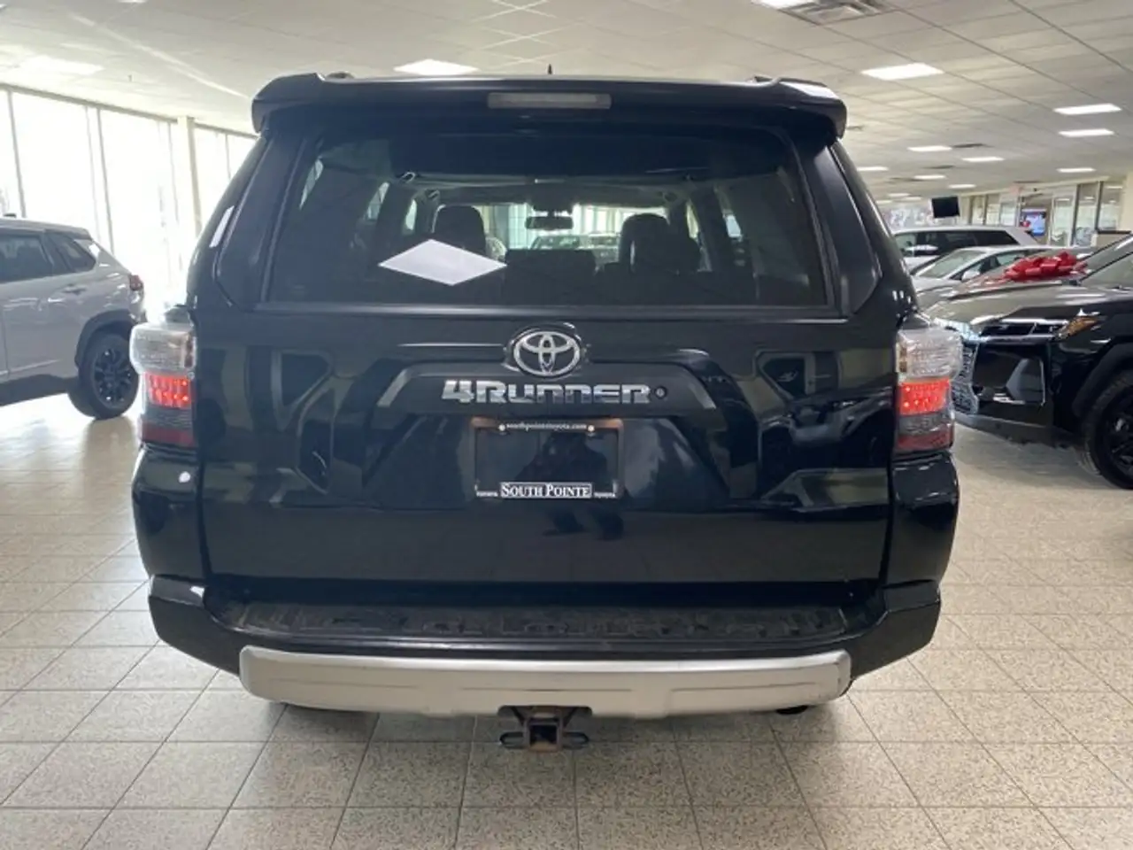 Toyota 4-Runner снимка Toyota 4-Runner