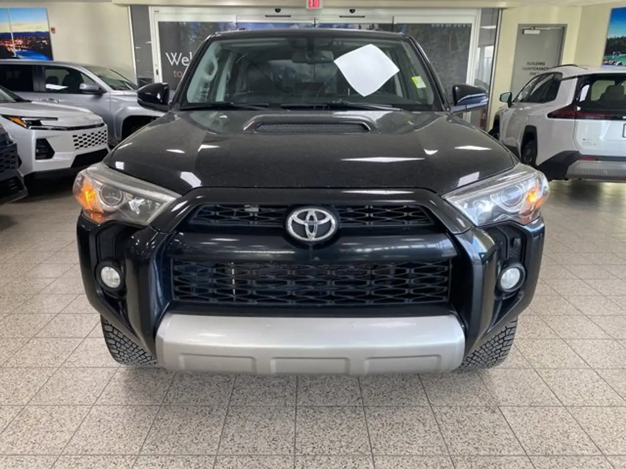 Toyota 4-Runner снимка Toyota 4-Runner
