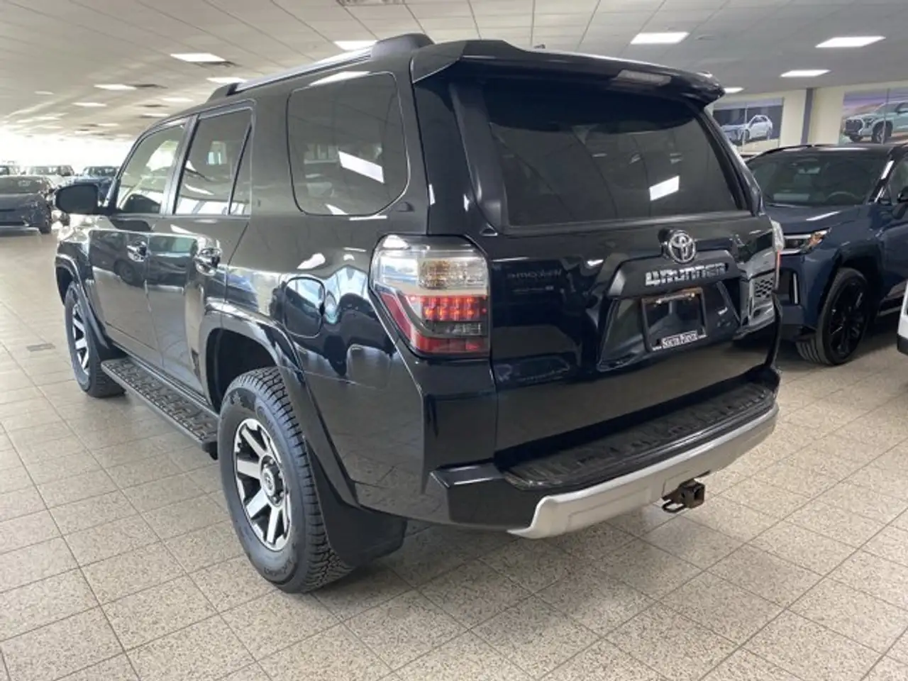 Toyota 4-Runner снимка Toyota 4-Runner