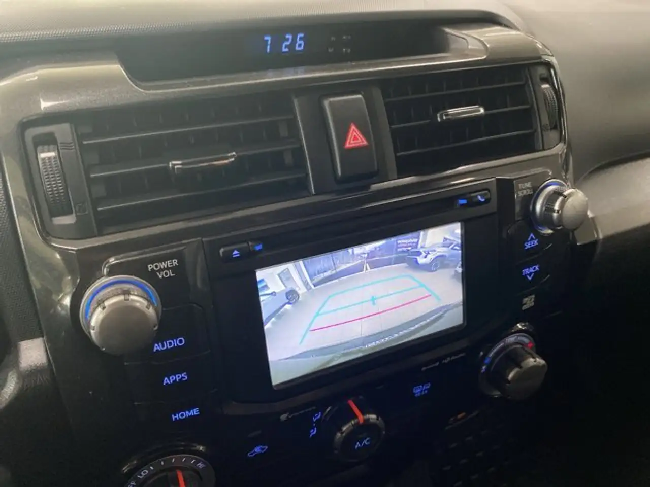 Toyota 4-Runner снимка Toyota 4-Runner