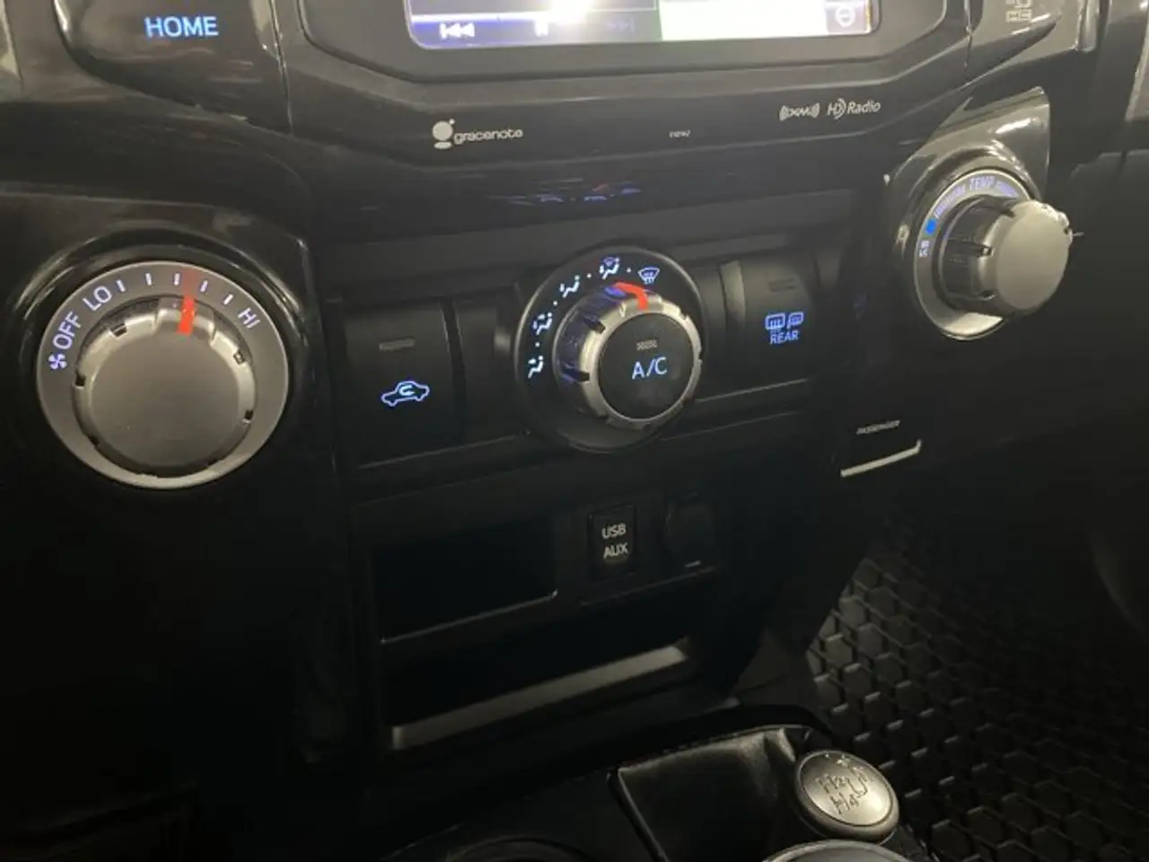 Toyota 4-Runner снимка Toyota 4-Runner