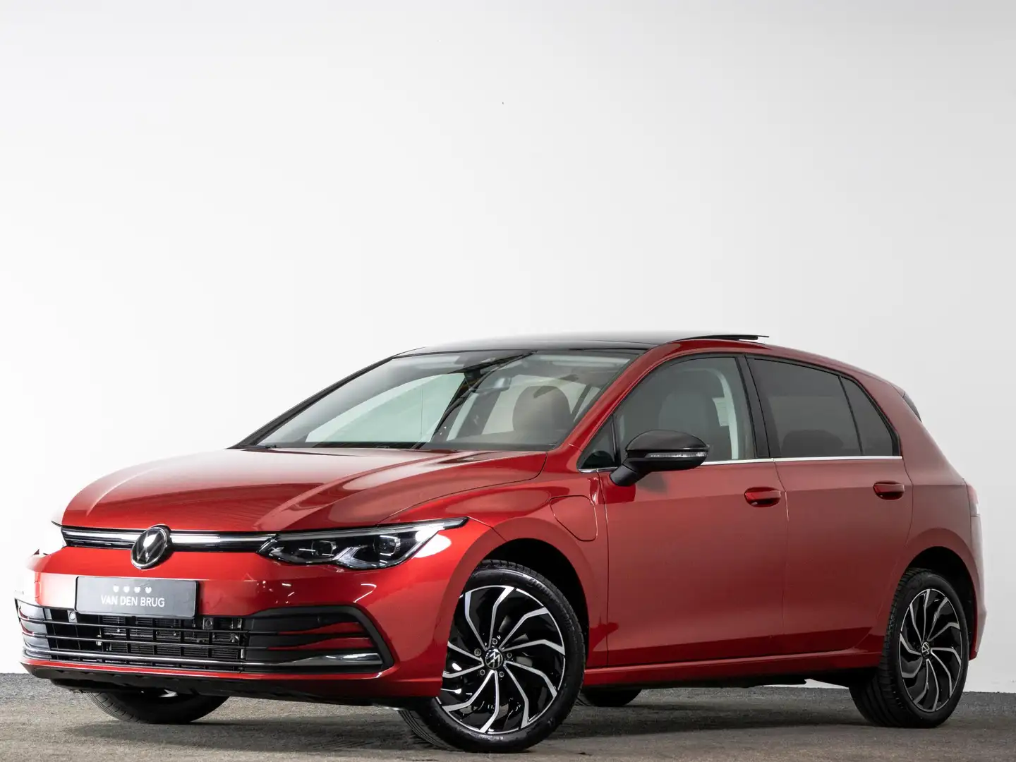Volkswagen Golf 1.4 TSI 204 PK DSG eHybrid Style | LED IQ | Panora Rot - 2