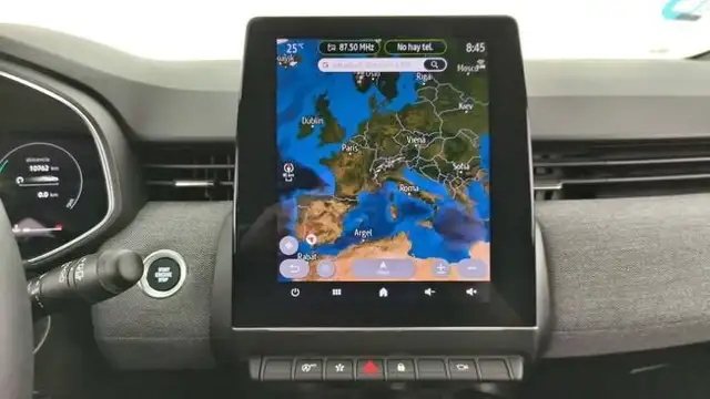 Renault Clio view 12