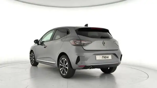 Renault Clio view 2