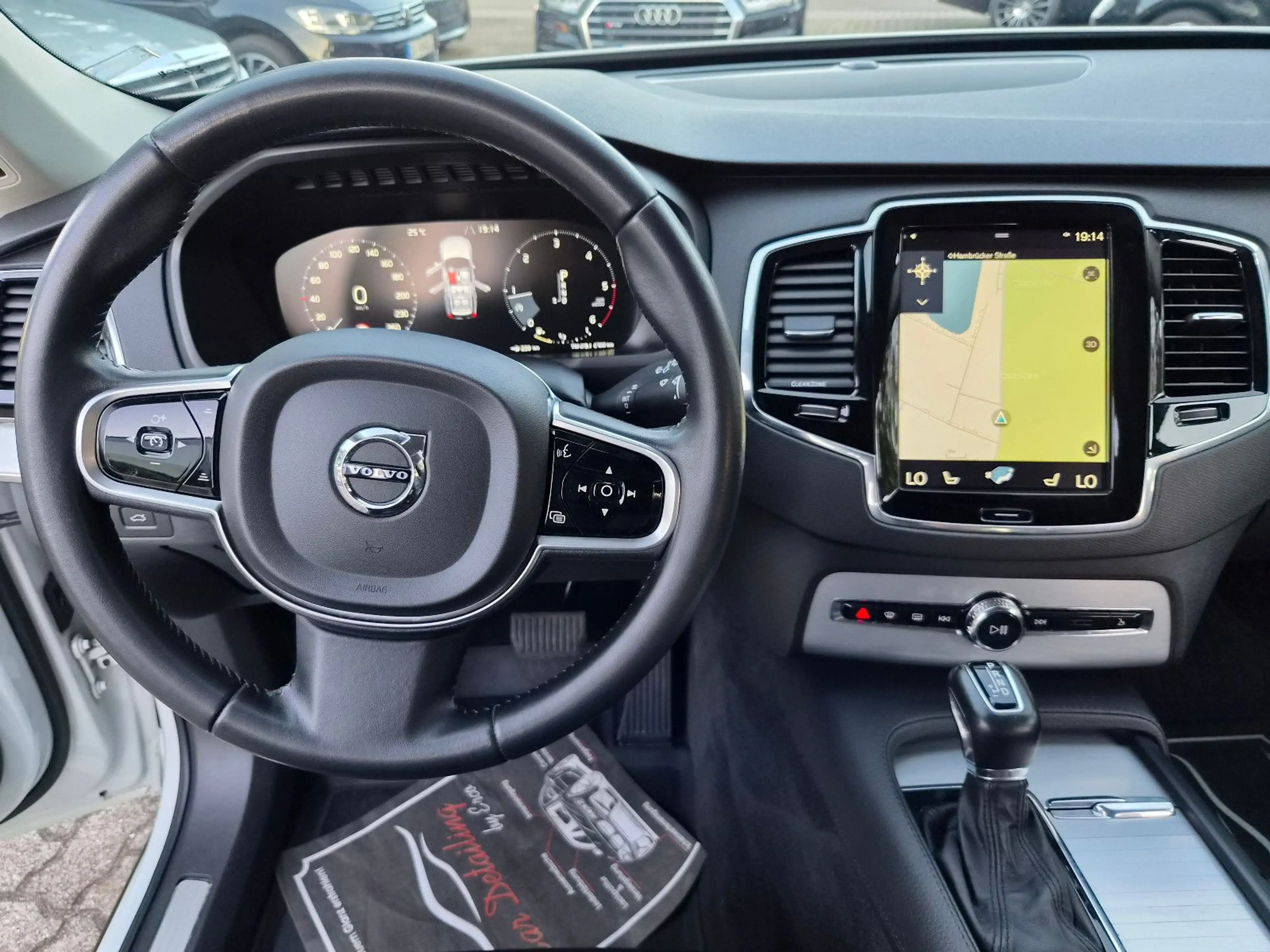 Volvo XC90 Momentum AWD   *7 Sitze/Leder/AHK/LED* — photo 10