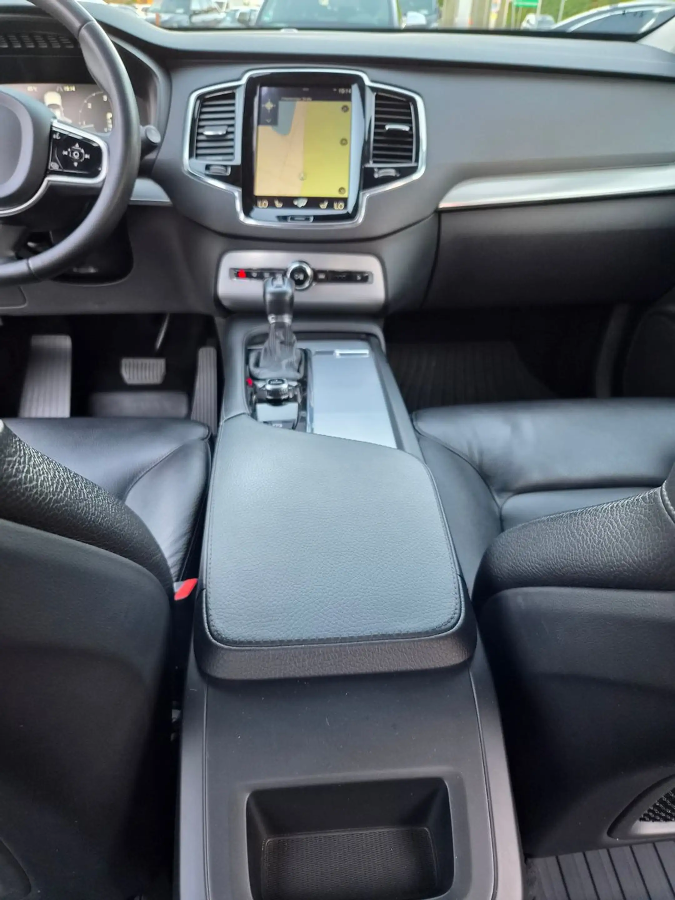 Volvo XC90 Momentum AWD   *7 Sitze/Leder/AHK/LED* — photo 14