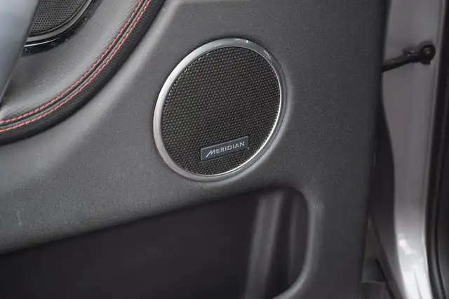 Land Rover Discovery Sport view 7