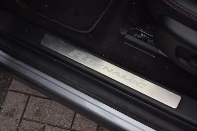 Land Rover Discovery Sport view 8