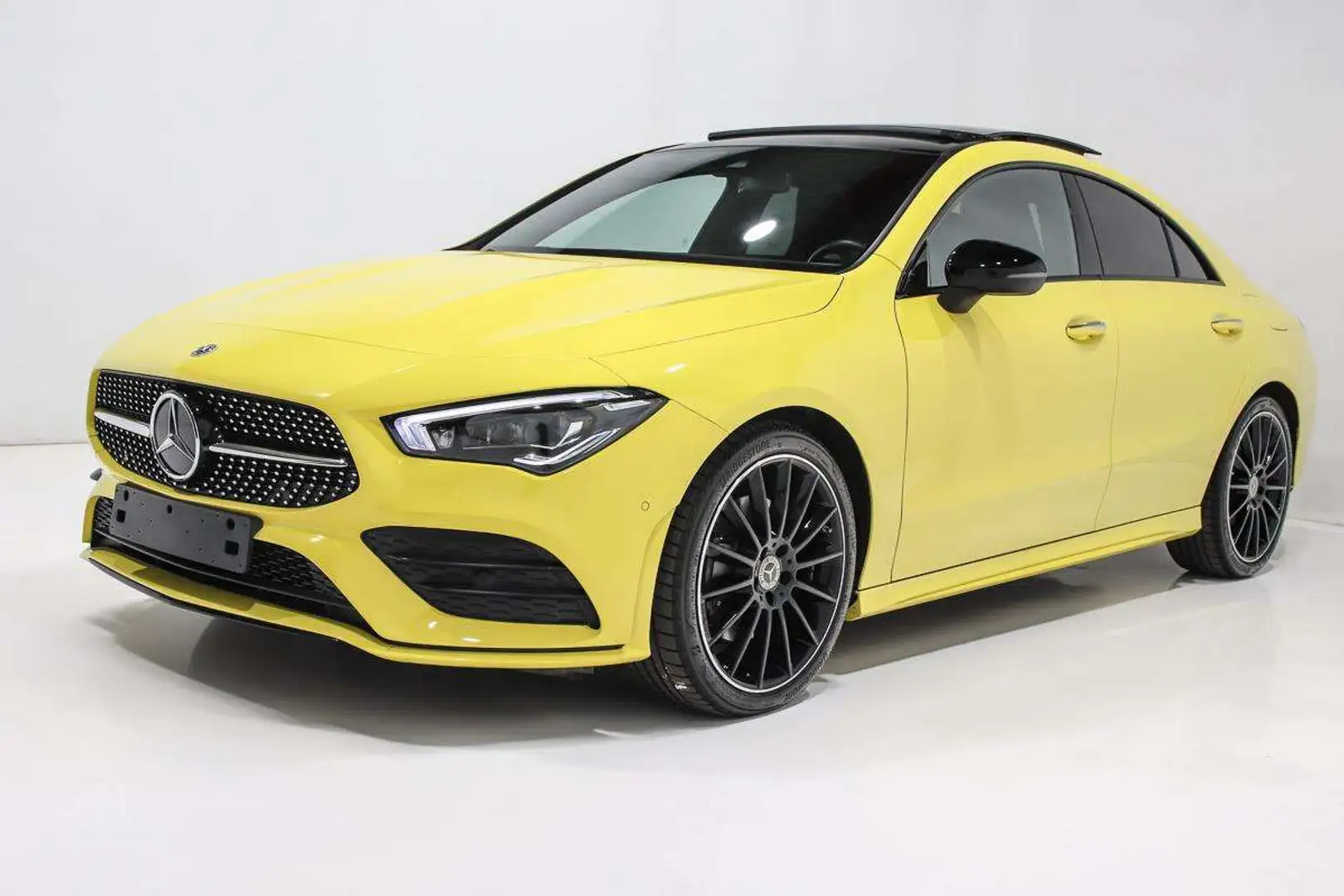 Mercedes-Benz CLA 200 AMG TOIT PANO NIGHT PACK WIDESCREEN JA19 Jaune - 2