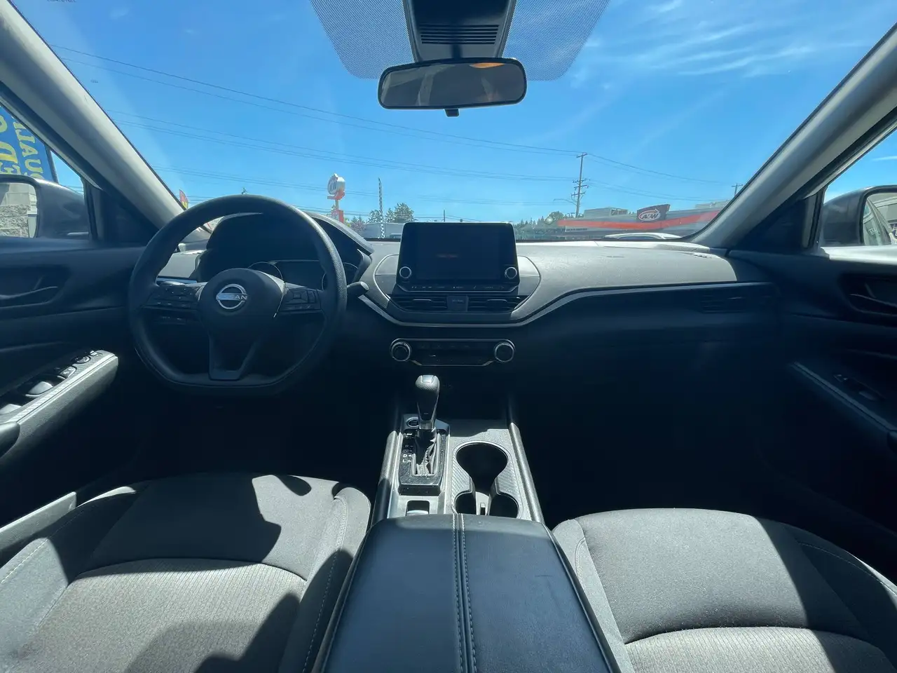 Nissan Altima снимка Nissan Altima