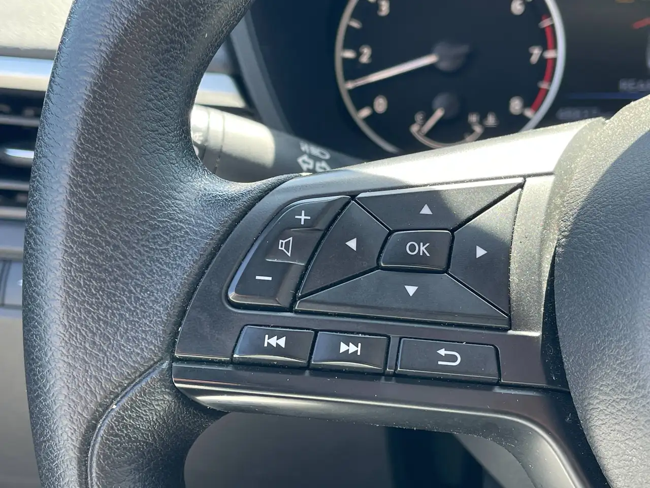 Nissan Altima снимка Nissan Altima