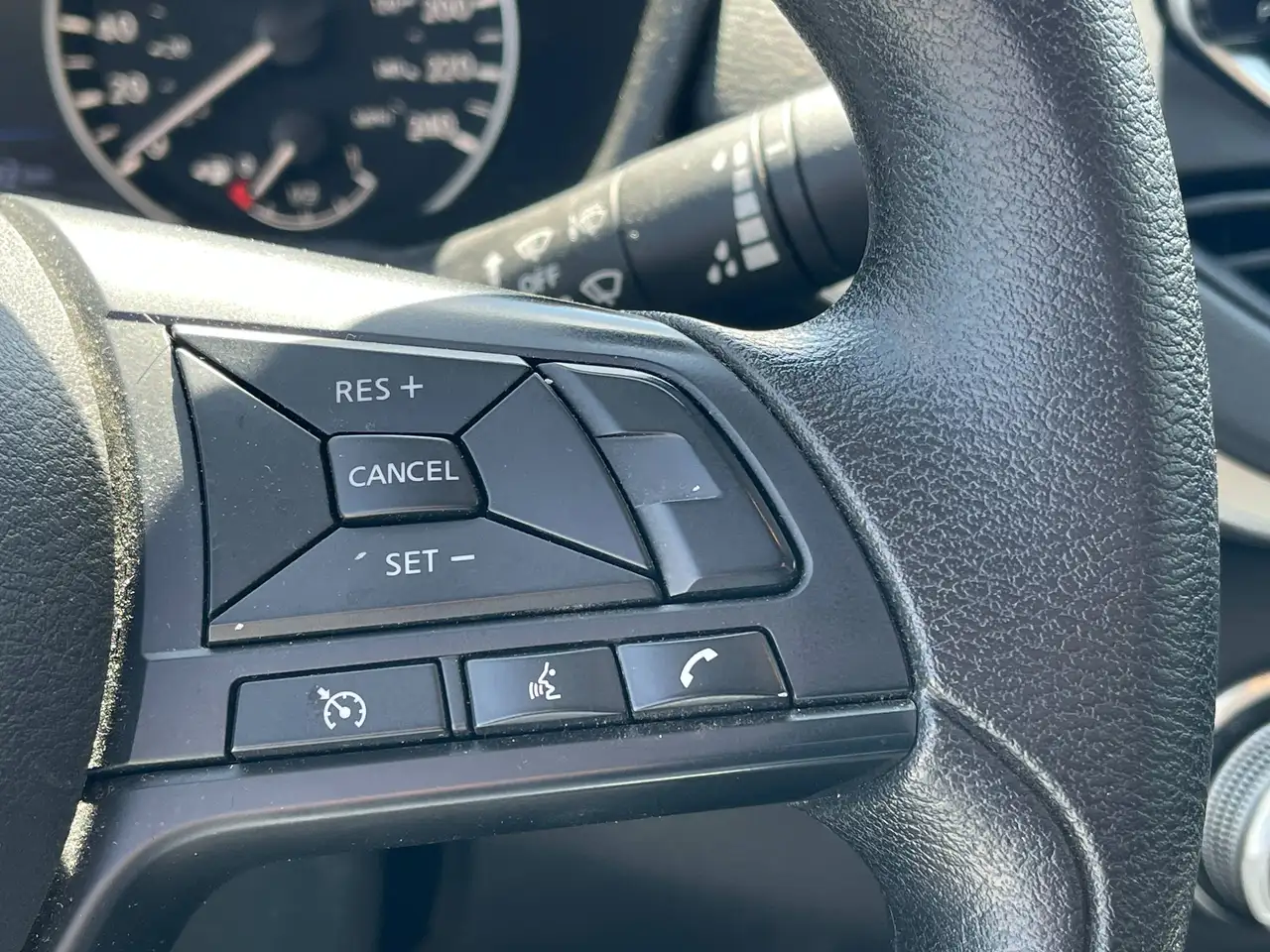Nissan Altima снимка Nissan Altima