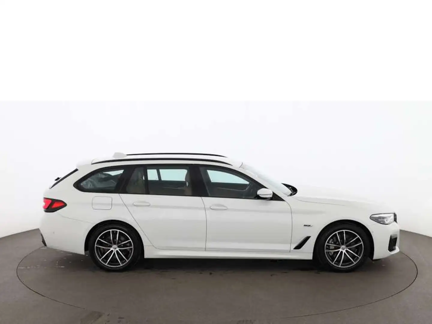 BMW 520 e Touring  M-Sport Aut LED AHK RADAR NAVI Weiß - 2