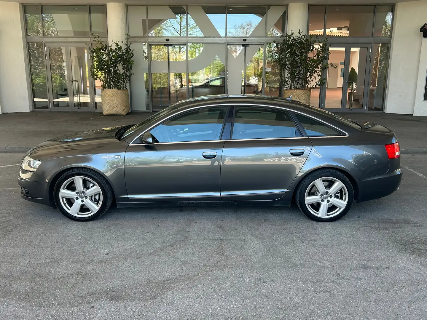 Audi A6 3.0 TDI Quattro Aut. **2x S-Line** Grau - 2
