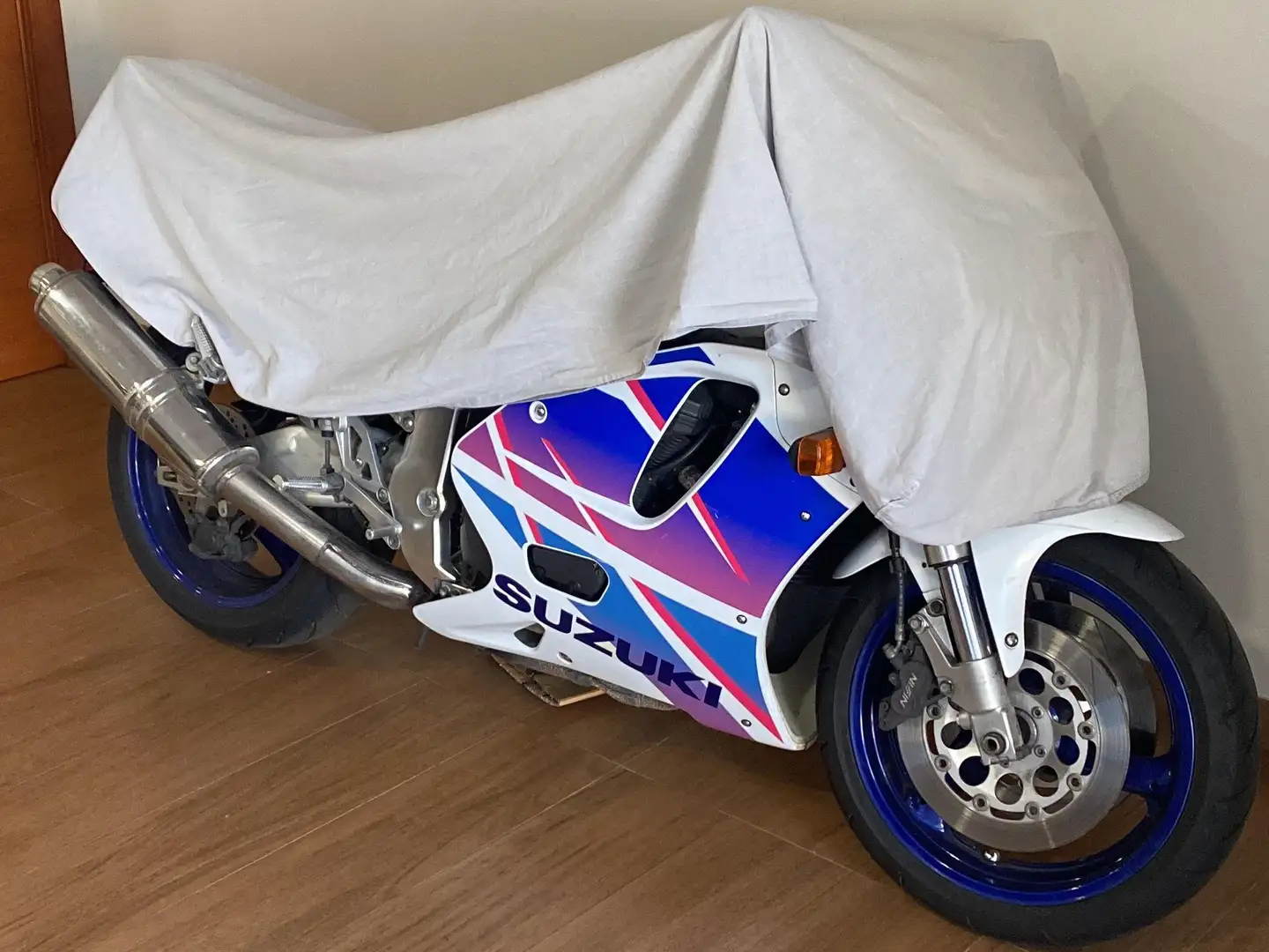 Suzuki GSX-R 750 - 1