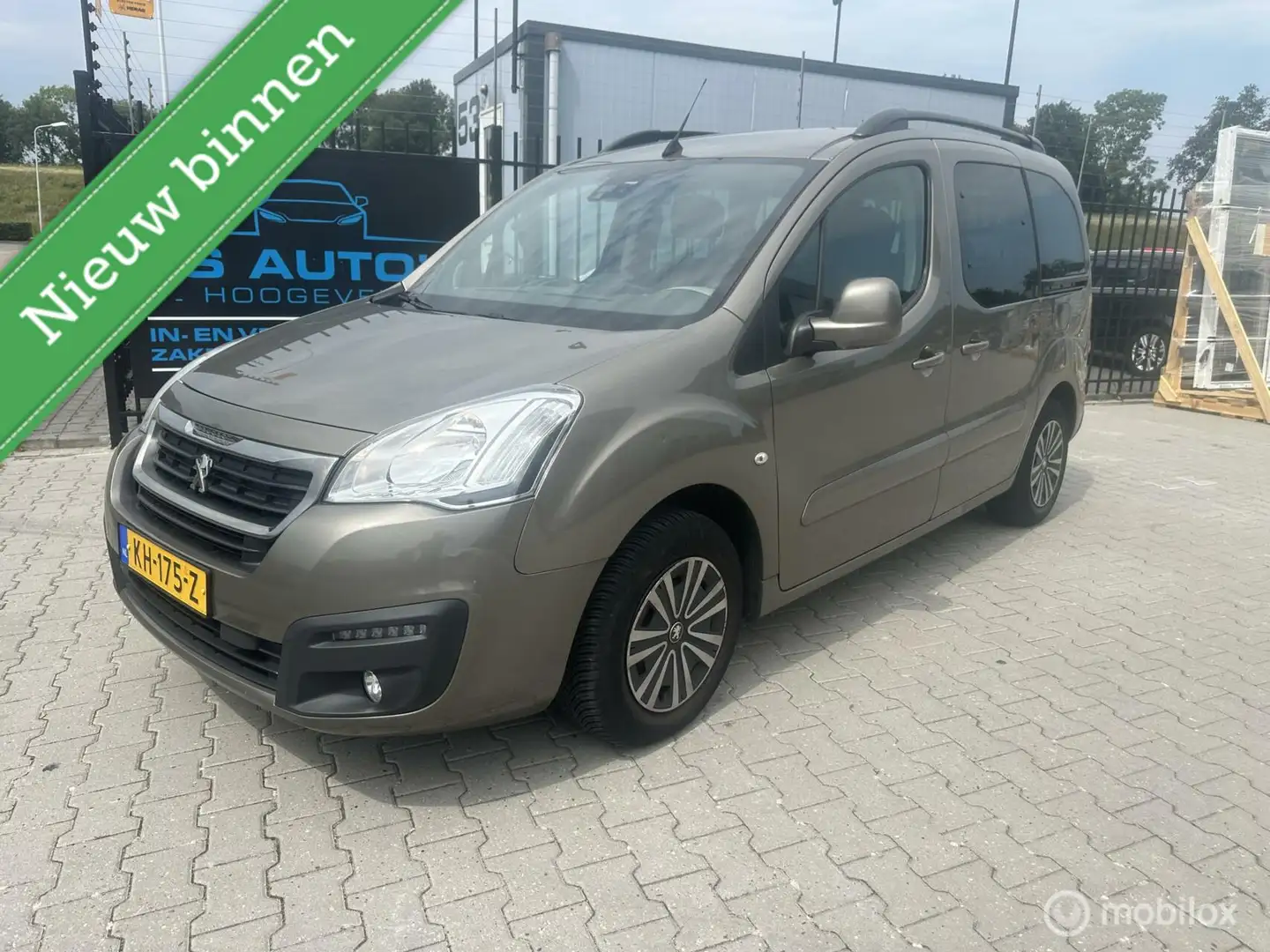 Peugeot Partner Tepee 1.6 BlueHDi Active Hnědá - 1
