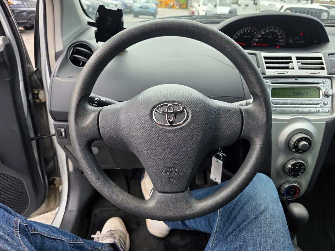 Toyota Yaris снимка Toyota Yaris