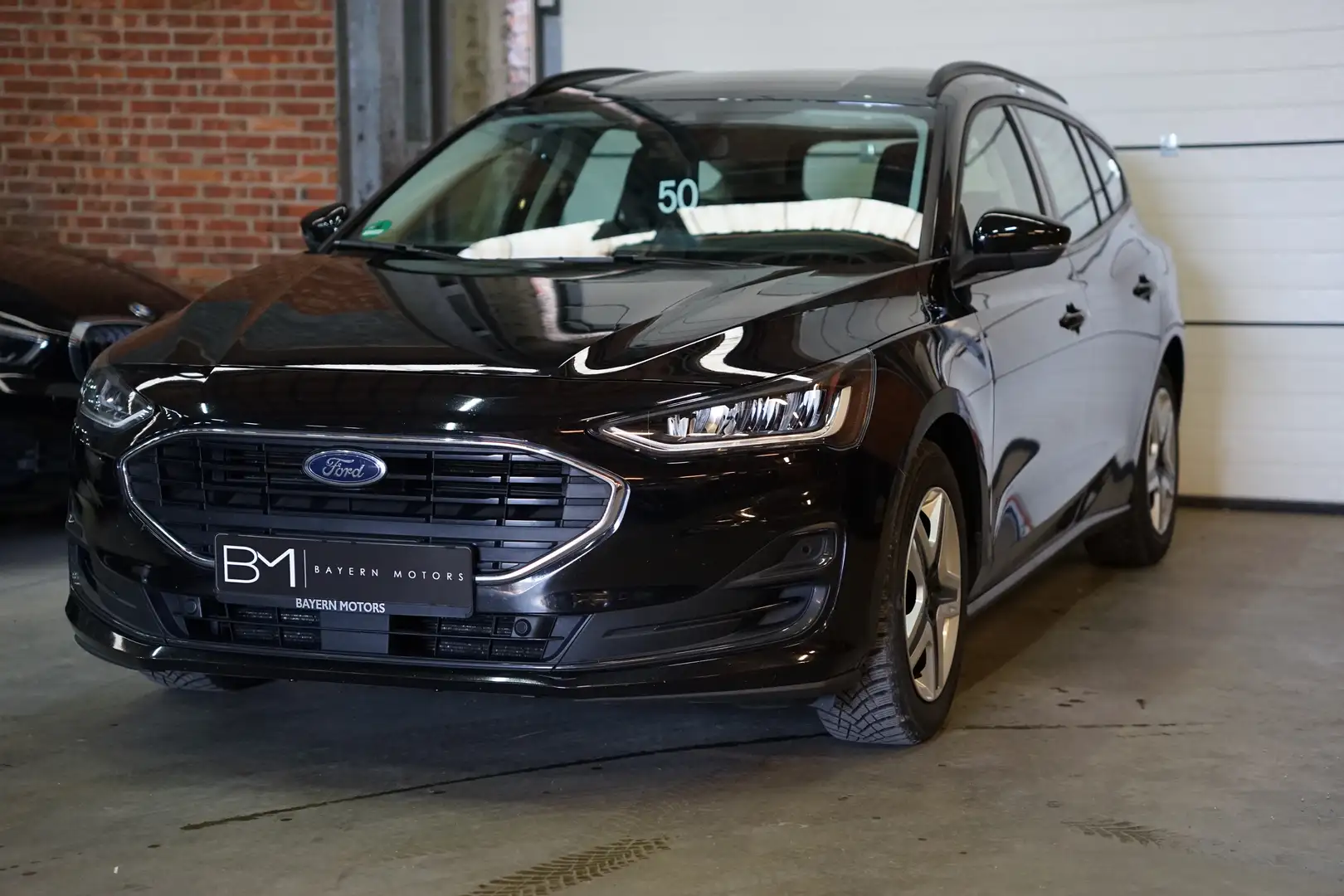 Ford Focus 1.5 EcoBlue 2022 75.000km EURO 6d Zwart - 1